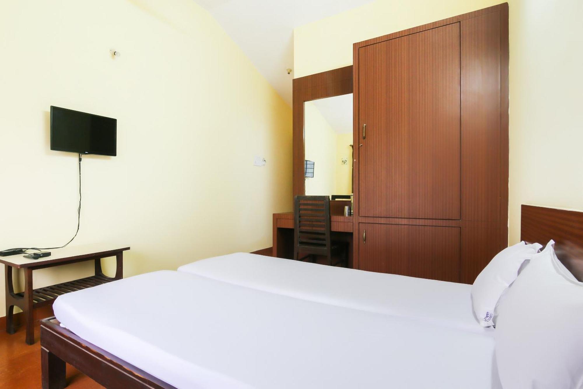 Hotel O Raviraj Classic Cana Kültér fotó