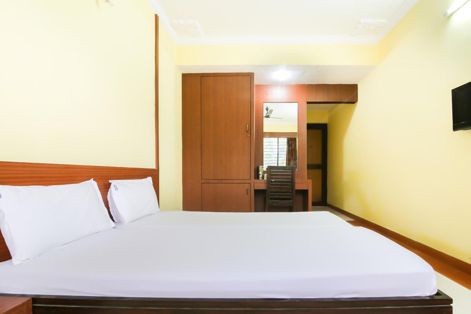 Hotel O Raviraj Classic Cana Kültér fotó